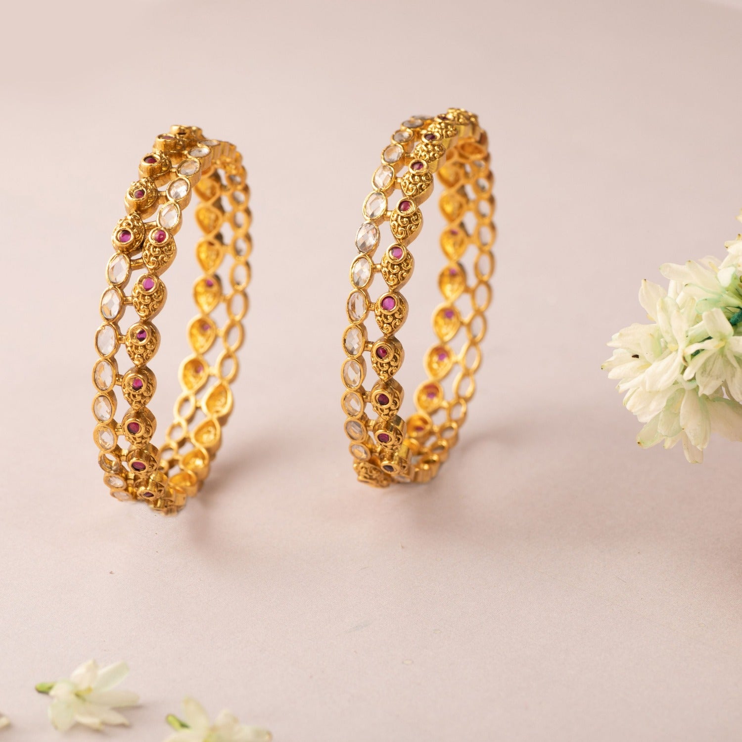 Hiraola's Product Image