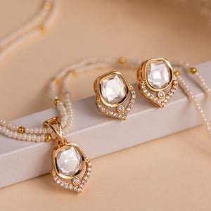 Hiraola's Product Image