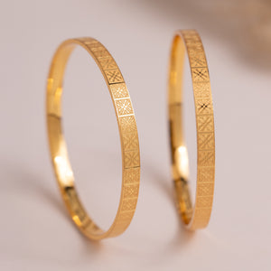 Hiraola's Product Image