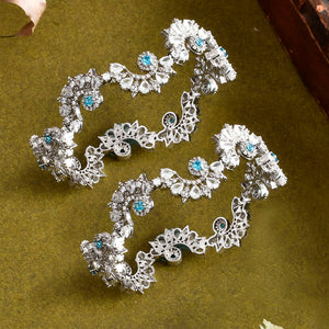 Hiraola's Product Image