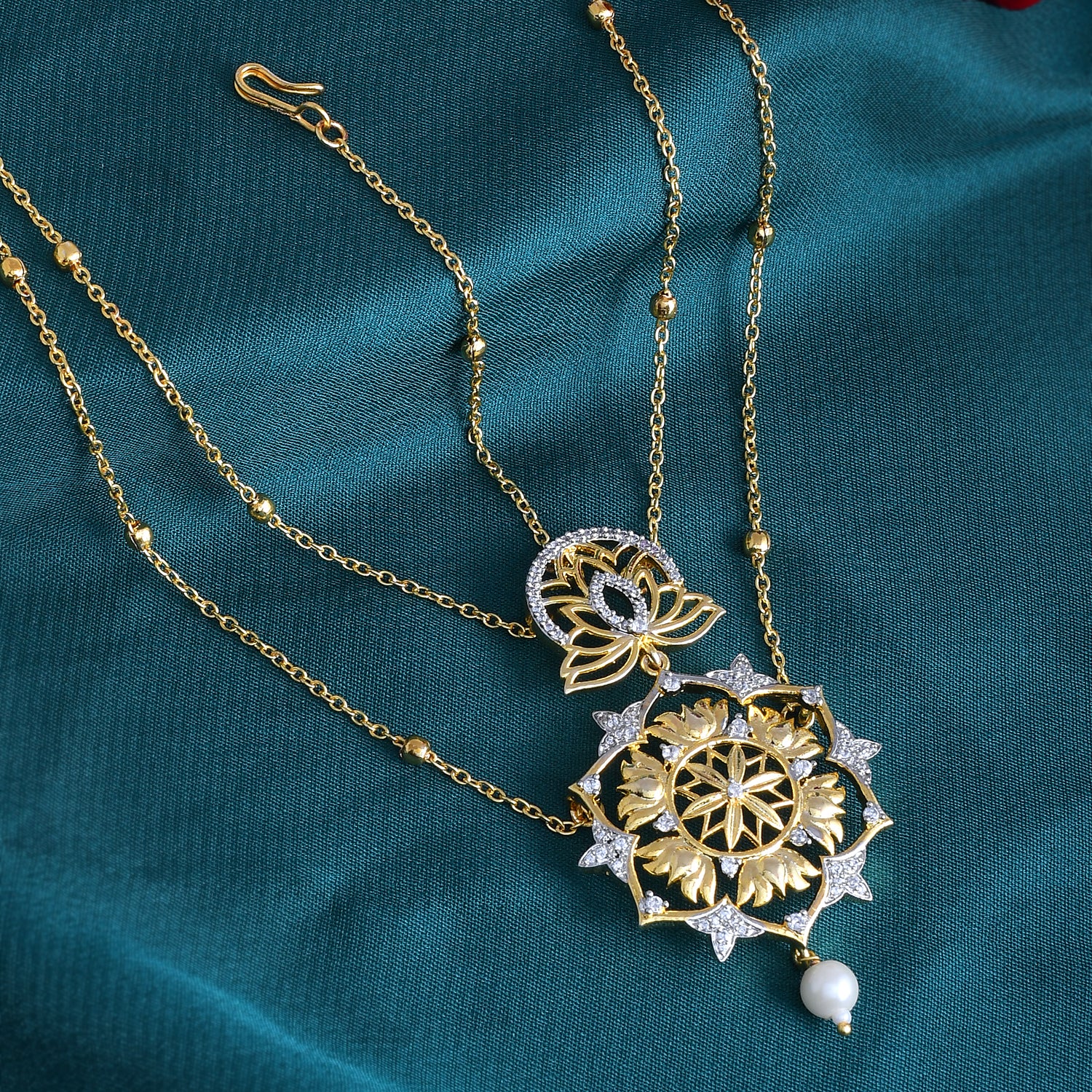 Hiraola's Product Image