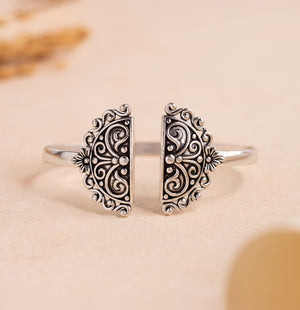 Hiraola's Product Image